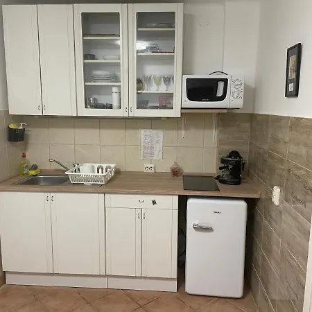 Viktoria Apartman Balatonalmadi Exterior photo