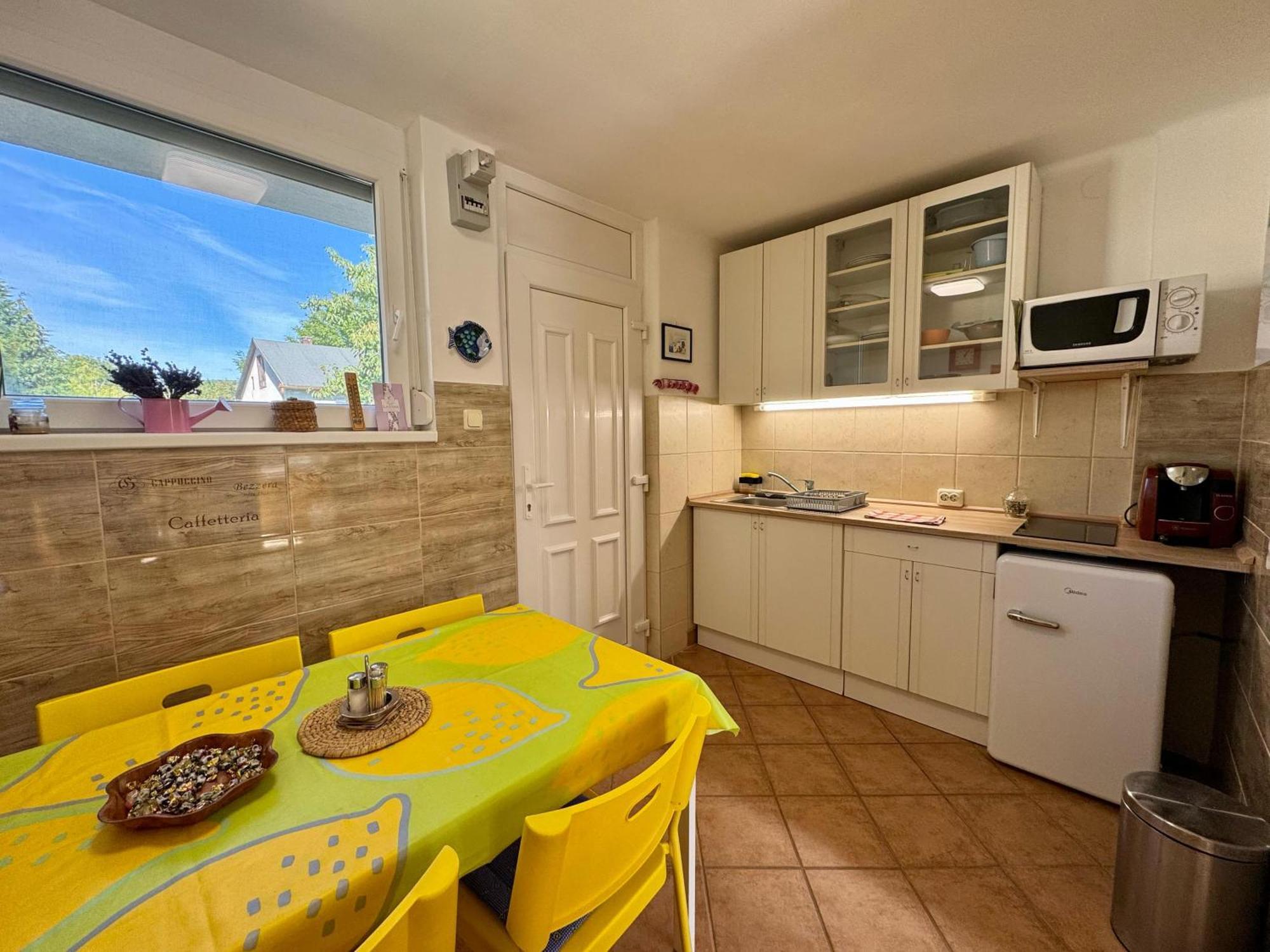 Apartment Viktoria Balatonalmadi